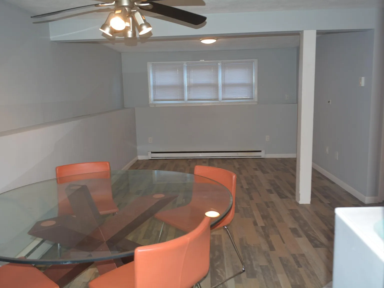 2 bed, 1002 sqft, $1,900 — Photo 2
