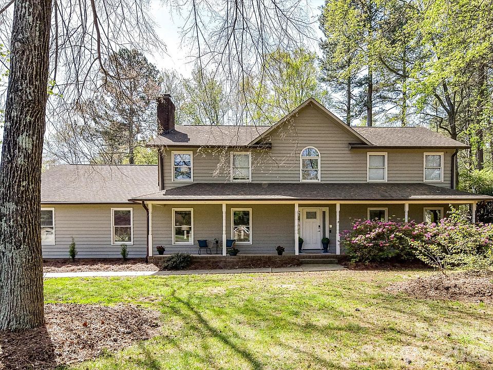 1st image of 142 Scotland Dr