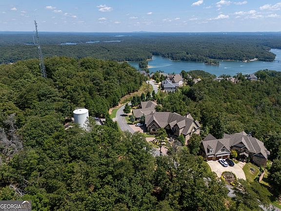 4th image of 104 Somerset Ln