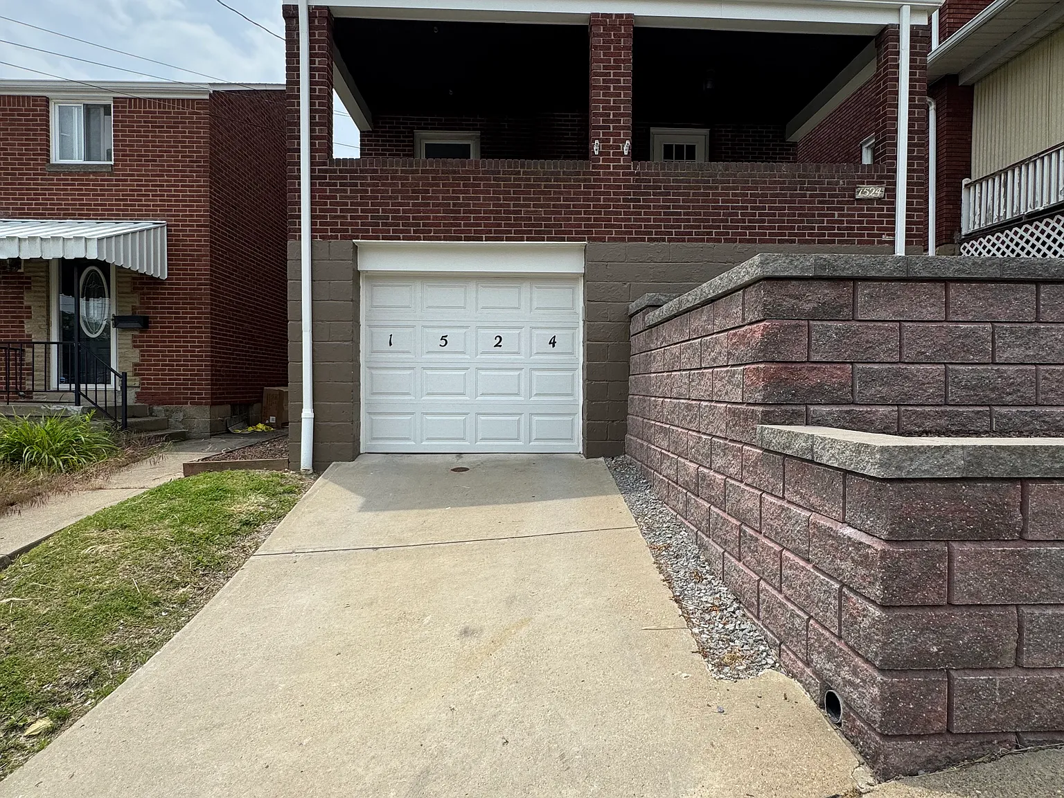 3 bed, 1144 sqft, $2,100 — Photo 2