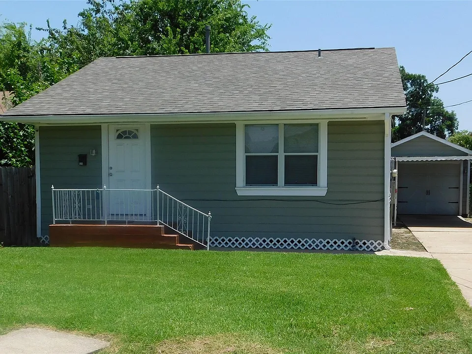 124 N Estelle St