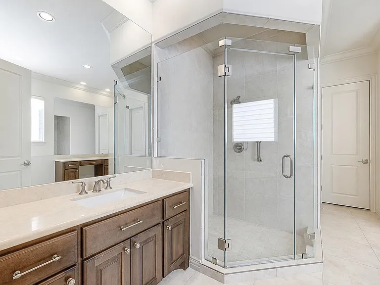 2422 Camden Creek Ln — Photo 23