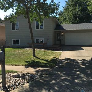 5613 W Bluestem St, Sioux Falls, SD, 57106