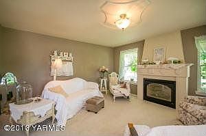 4th image of 1249 Lucy Ln