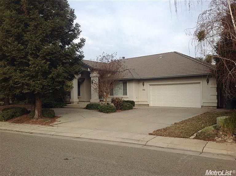 1st image of 582 Chablis Dr