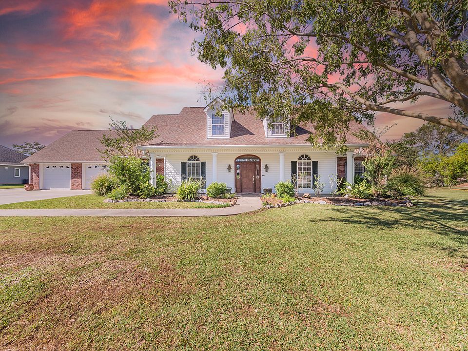 1st image of 1027 Bayouside Ln