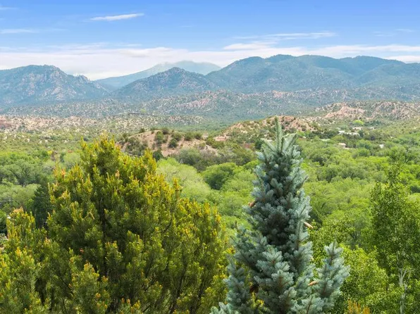 41 Glowing Star Rd, Santa Fe, NM 87506