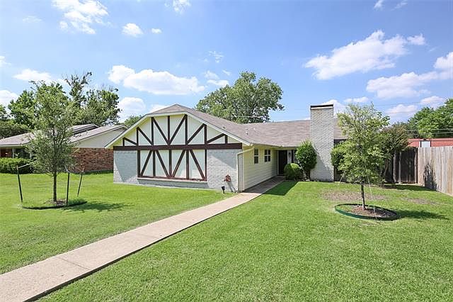 1st image of 2705 Laurel Ln