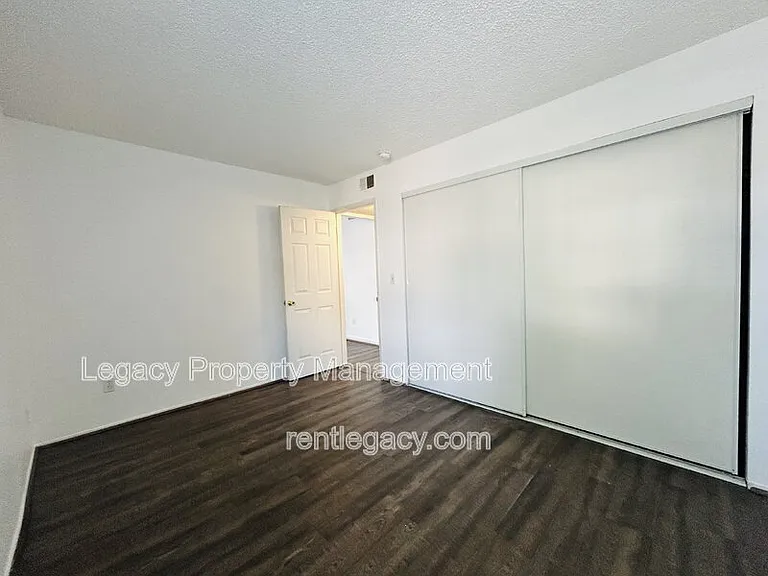 7445 Auburn Oaks Ct #K — Photo 14