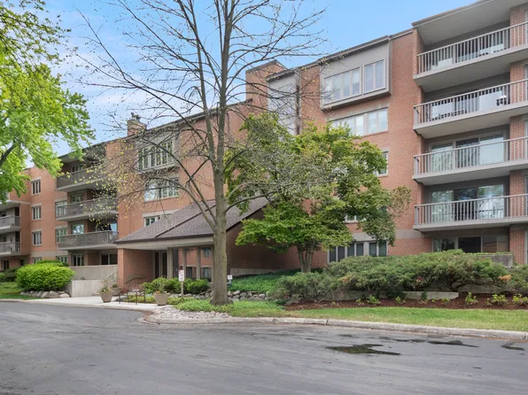 44 Park Ln Unit 223, Park Ridge, IL 60068