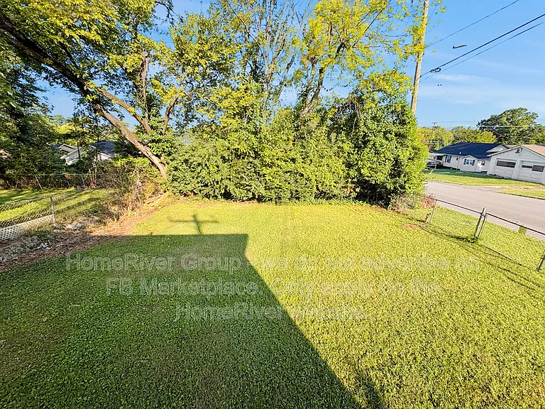 1219 N Chamberlain Ave — Photo 17