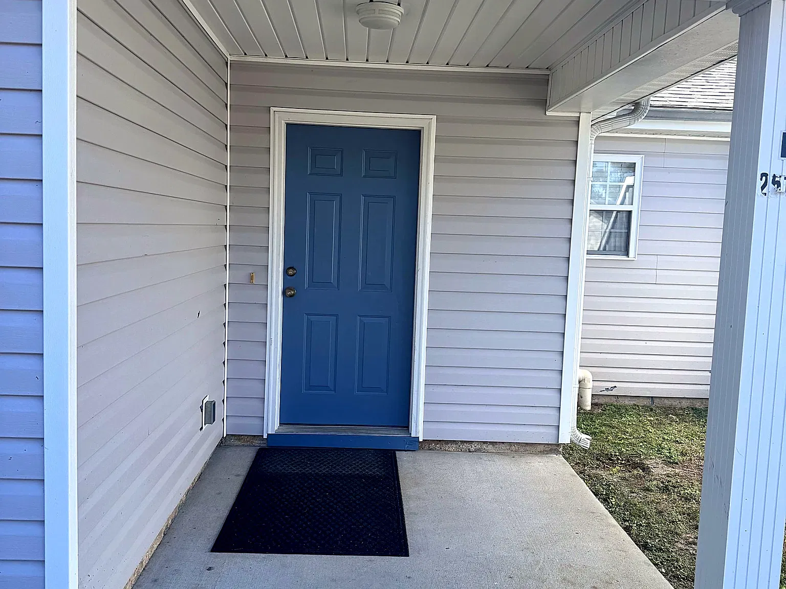 3 bed, 1404 sqft, $2,070 — Photo 2