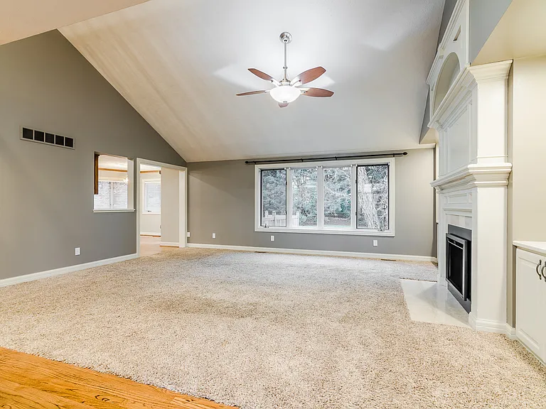 1108 Morgan Ln — Photo 6