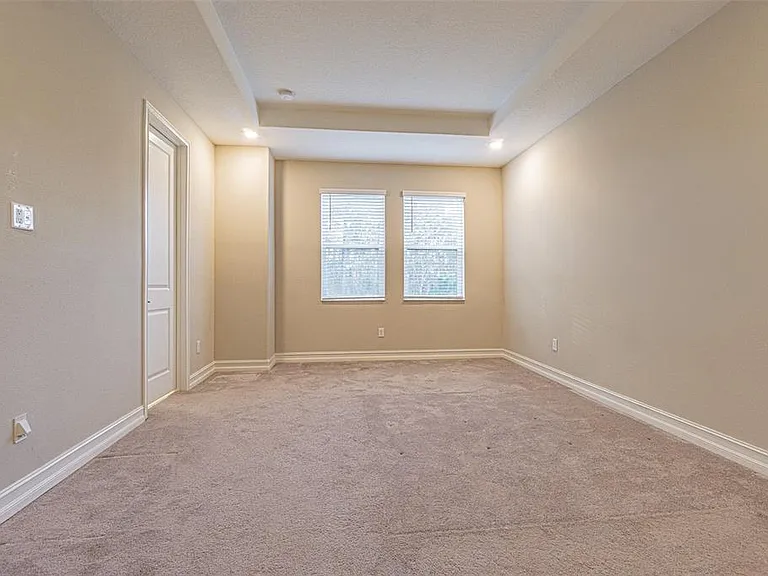 5062 San Martino Dr — Photo 15