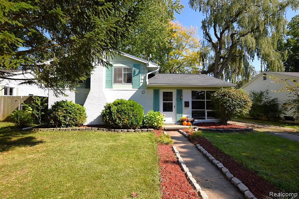 1104 Dingwall Dr, Owosso, MI 48867 MLS 20230083759 Zillow