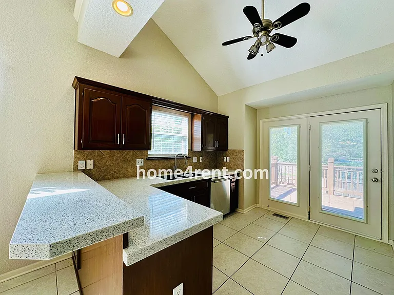 14236 W 153rd St — Photo 10