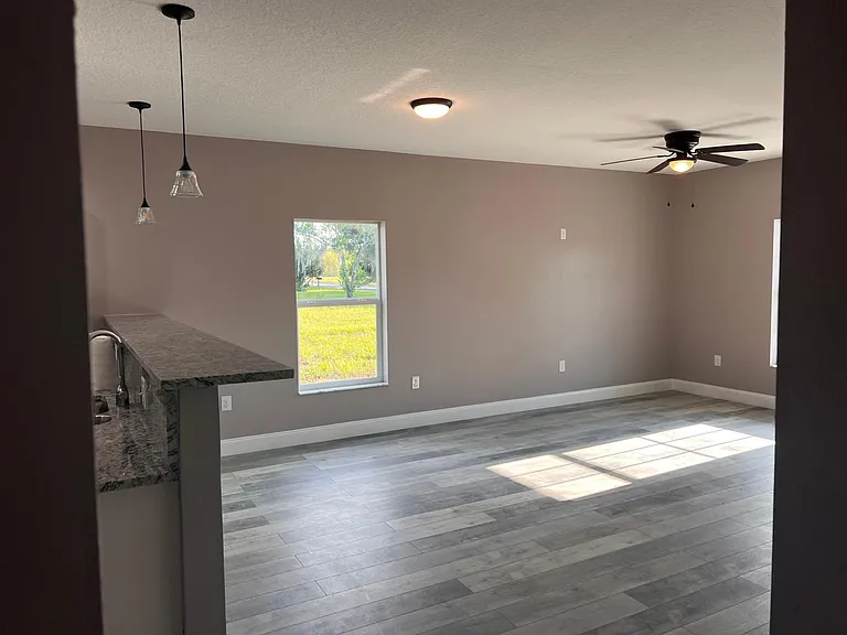 505 Oregon Ave #1 — Photo 3