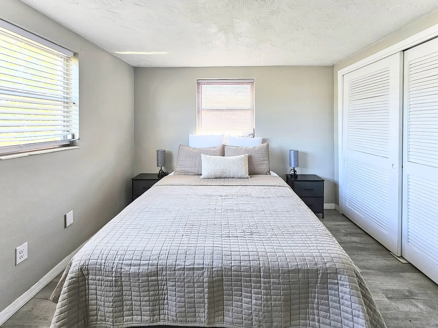 4 bed, 2.0 bath, 1100 sqft, $862 — Photo 1