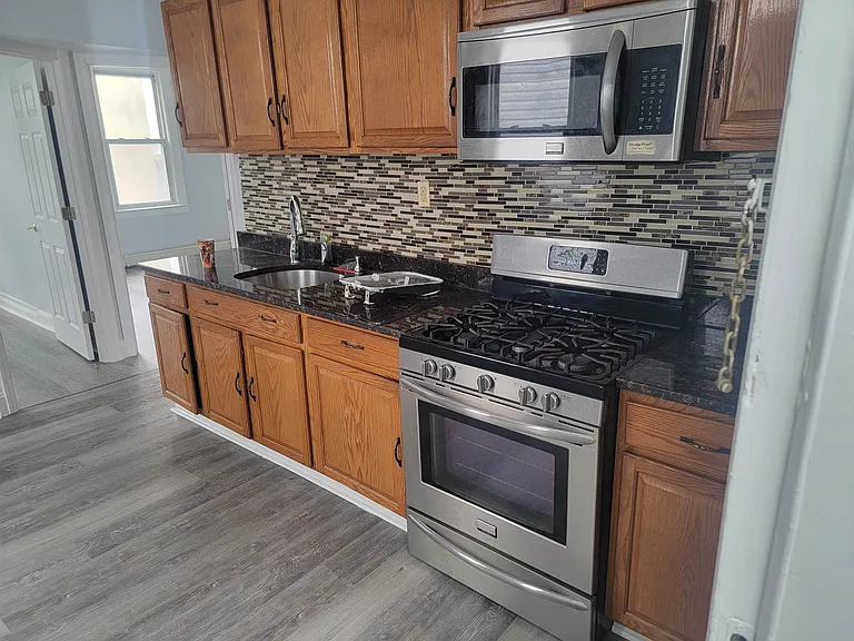 291 Cator Ave #3 — Photo 6