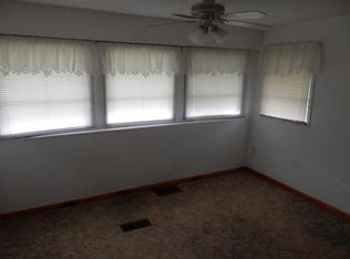 5 Inner Dr, Vienna, OH 44473