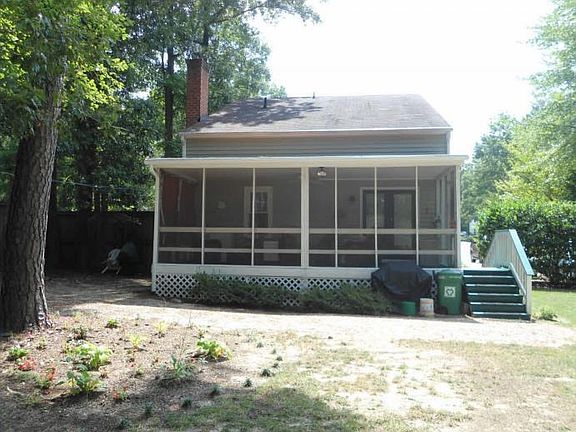 Large Screened in back porch
