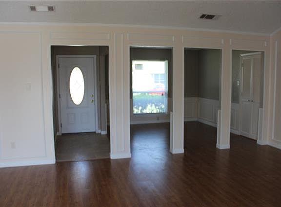 3rd image of 4126 Greenway Dr