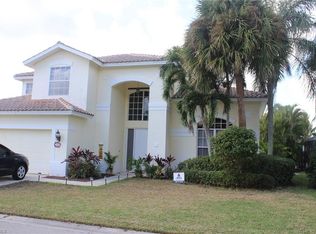 11043 Lakeland Cir, Fort Myers, FL 33913