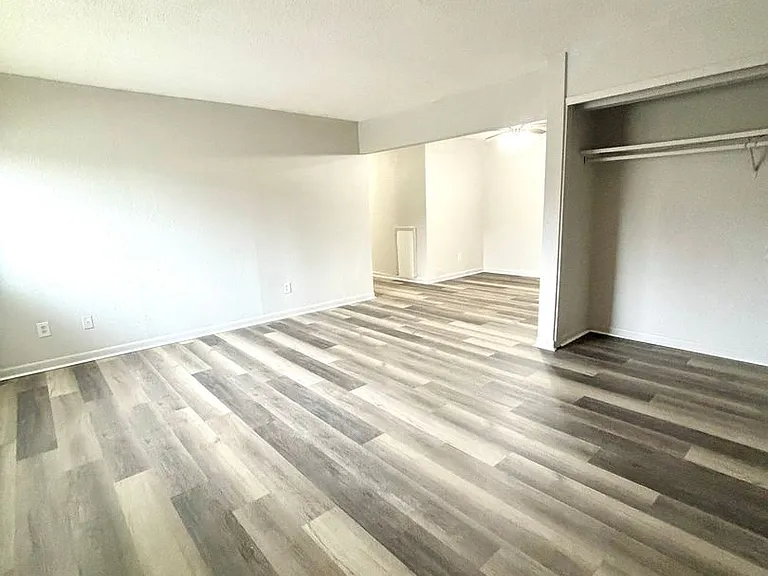 Cedar Crest Apartments — Photo 18