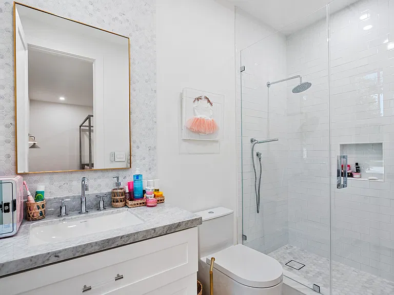 9301 SW 93rd Ave — Photo 5