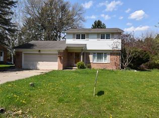 8844 Woodshire Dr, White Lake, MI