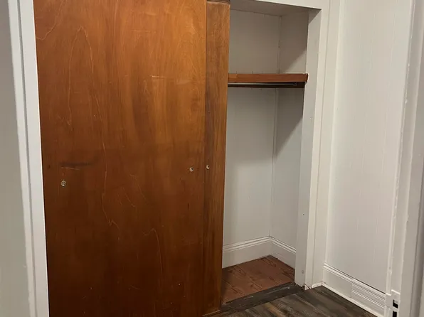 1511 46th Street image 10 of 13