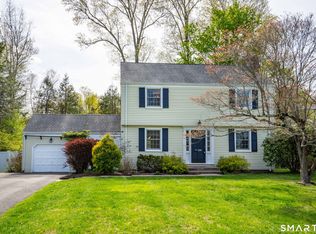25 Meadow Farms Rd, West Hartford, CT 06107