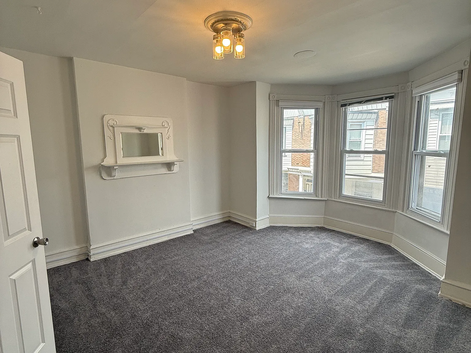 3 bed, 1100 sqft, $1,650 — Photo 2