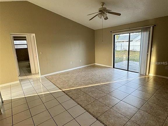 3rd image of 913 San Rafael Way