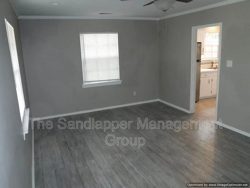 Building Photo - 1126 Mount Batten Dr