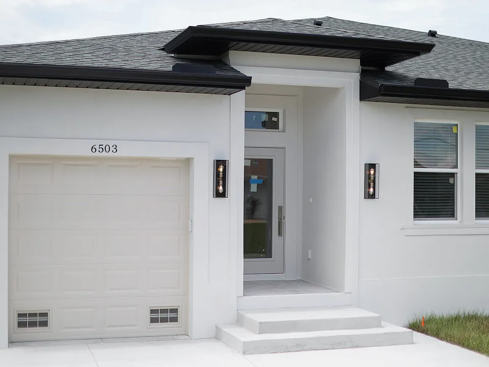 6493-6501 Blueberry Dr