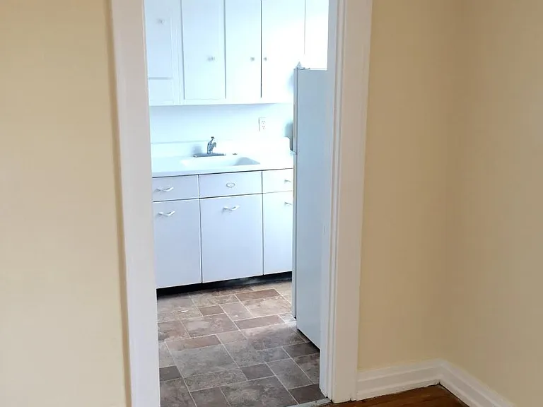 2722 Vine St #18 — Photo 11