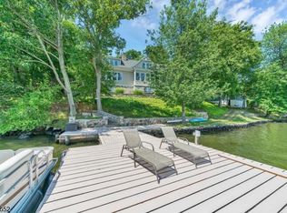 20 Halsey Is, Lake Hopatcong, NJ 07849