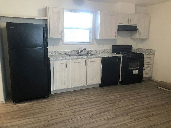 3rd image of 1624 Palm St Unit 289