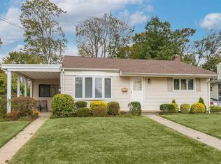 1530 Bowe Rd, Valley Stream, NY 11580