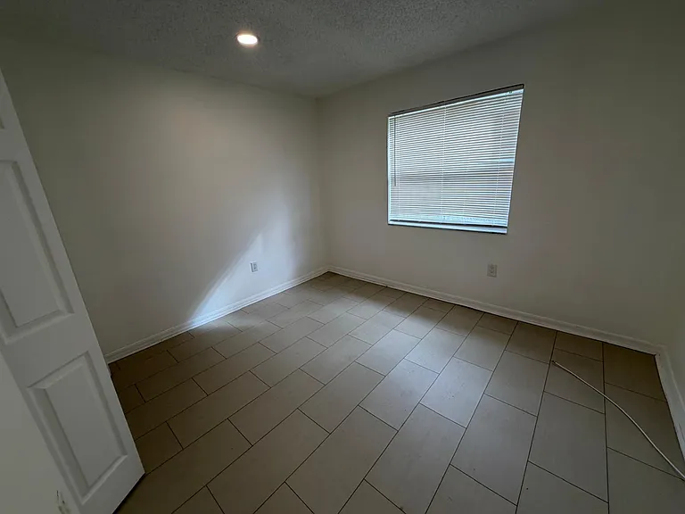 3780 Amalfi Dr — Photo 28