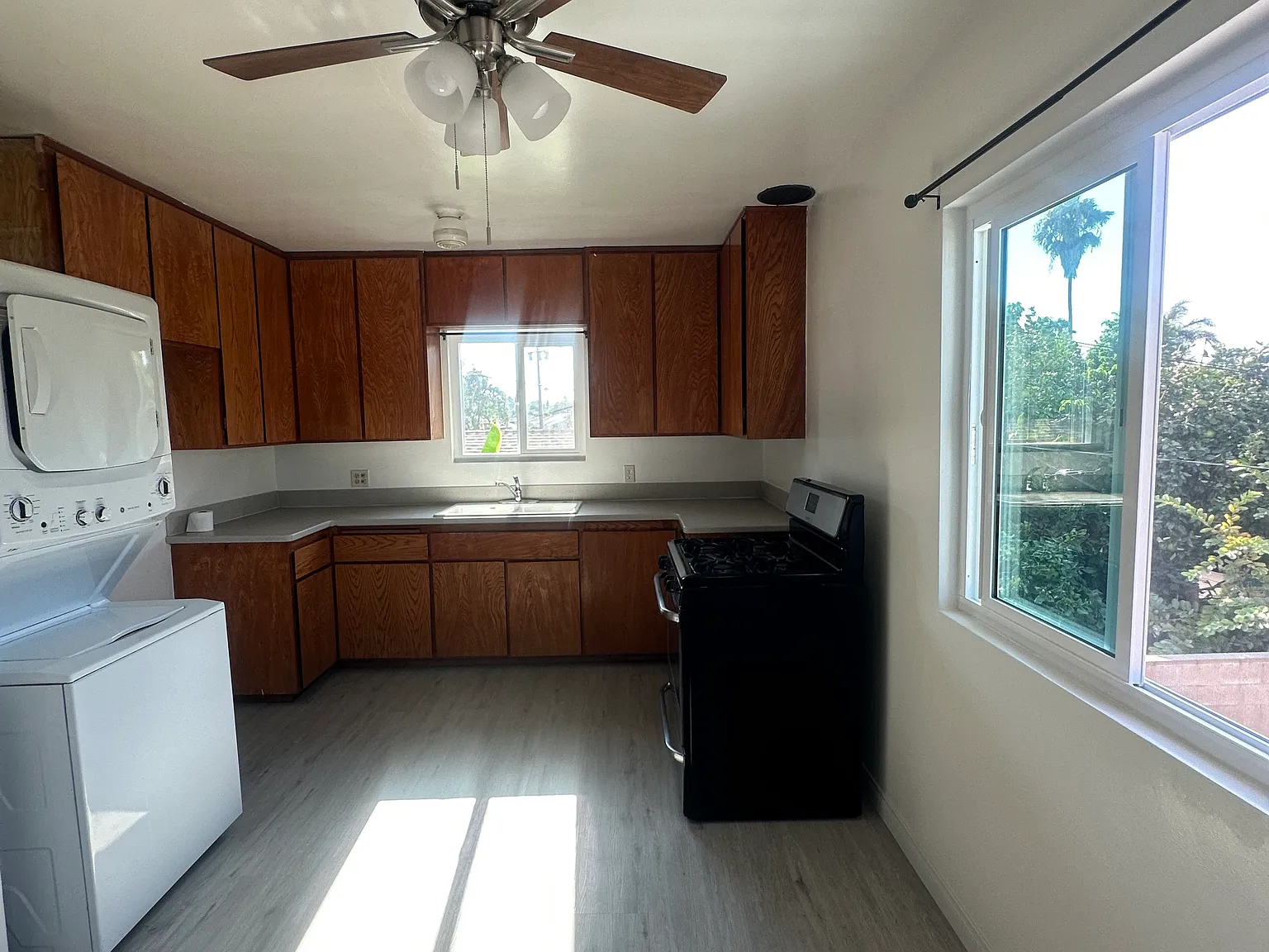 2 bed, 700 sqft, $2,400 — Photo 1