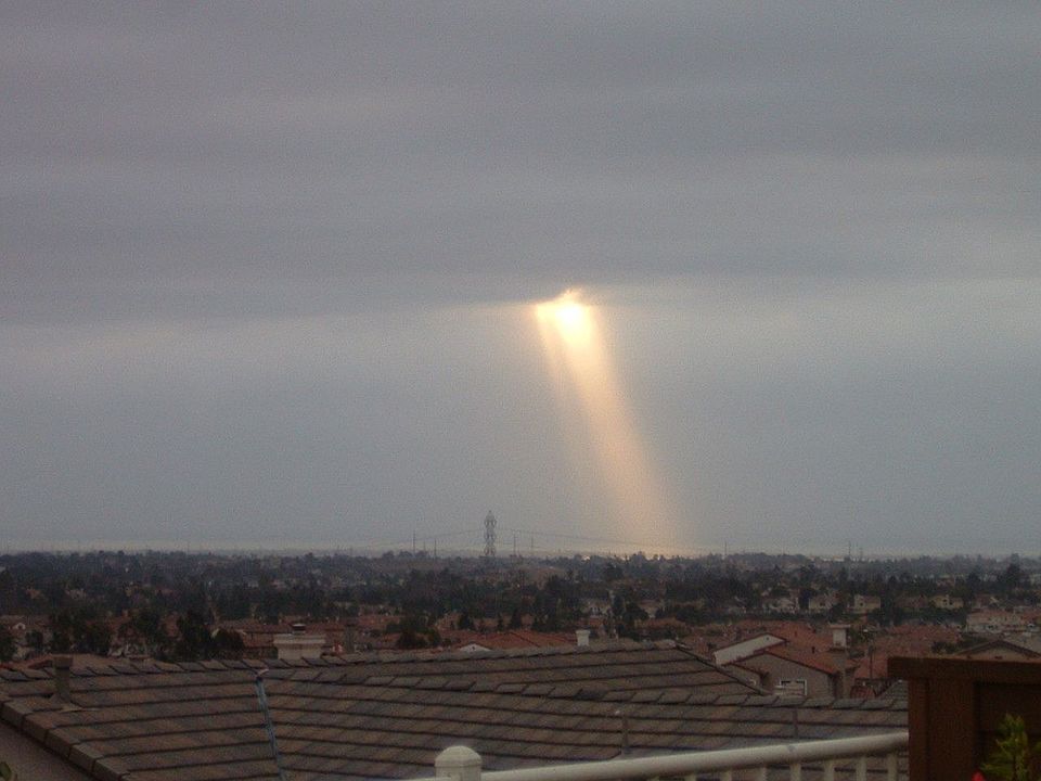 An interesting effect as the sun sets over the ocean