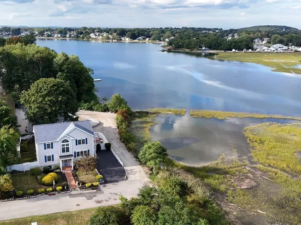 5 Seminole Ave, Weymouth, MA 02188