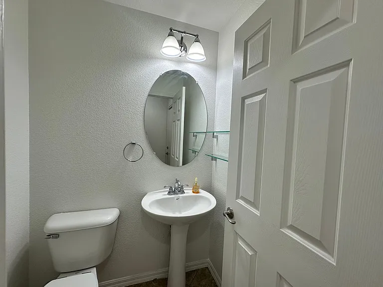 1571 Plaza Centre Dr #102 — Photo 8