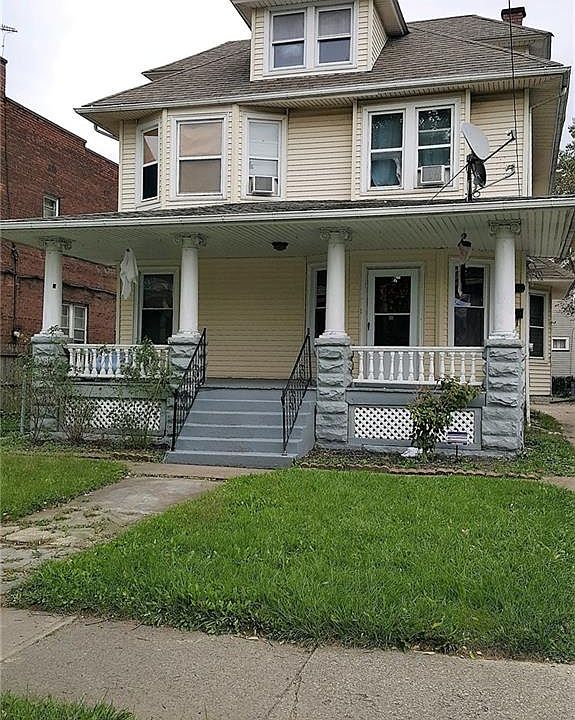 1st image of 2205 W 98th St