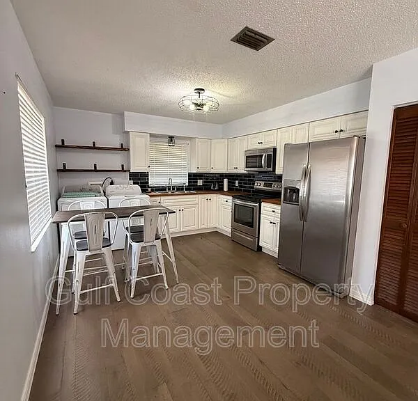 40 1st Ave #BOTTOM — Photo 2