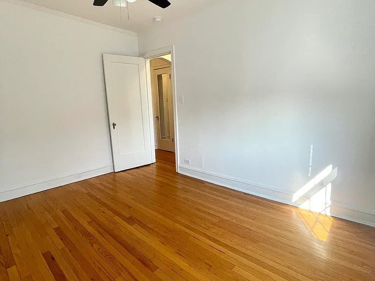 1637 W Fargo Ave #3A — Photo 4