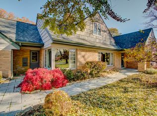 7424 Maple Ter, Wauwatosa, WI 53213