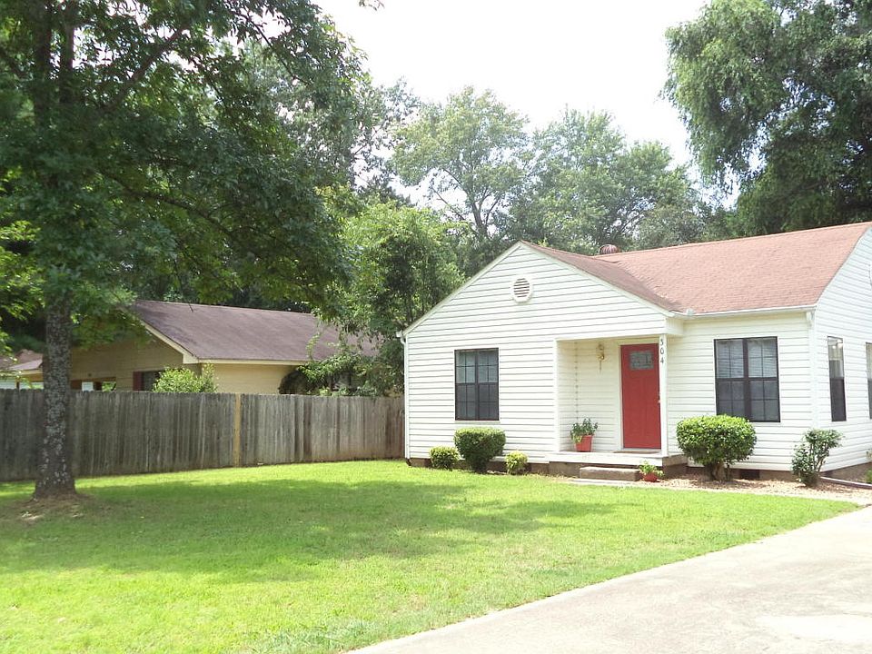 1st image of 304 W Circle Dr